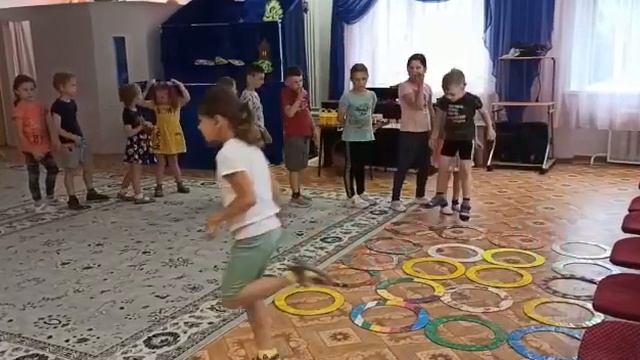 Музыкально- ритмическое упражнение "Классики" смотреть онлайн