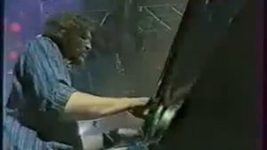 я сам из тех кто спрятался за дверью