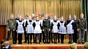 Учащиеся 10А класса: песня "Солдат молоденький"