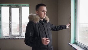 Обзор каркасного дома размером 7x9 с навесом.