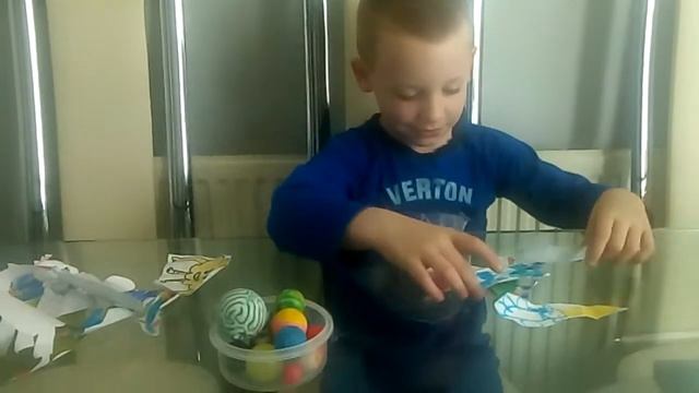 8. Trolls cut outs and bouncy balls смотреть онлайн