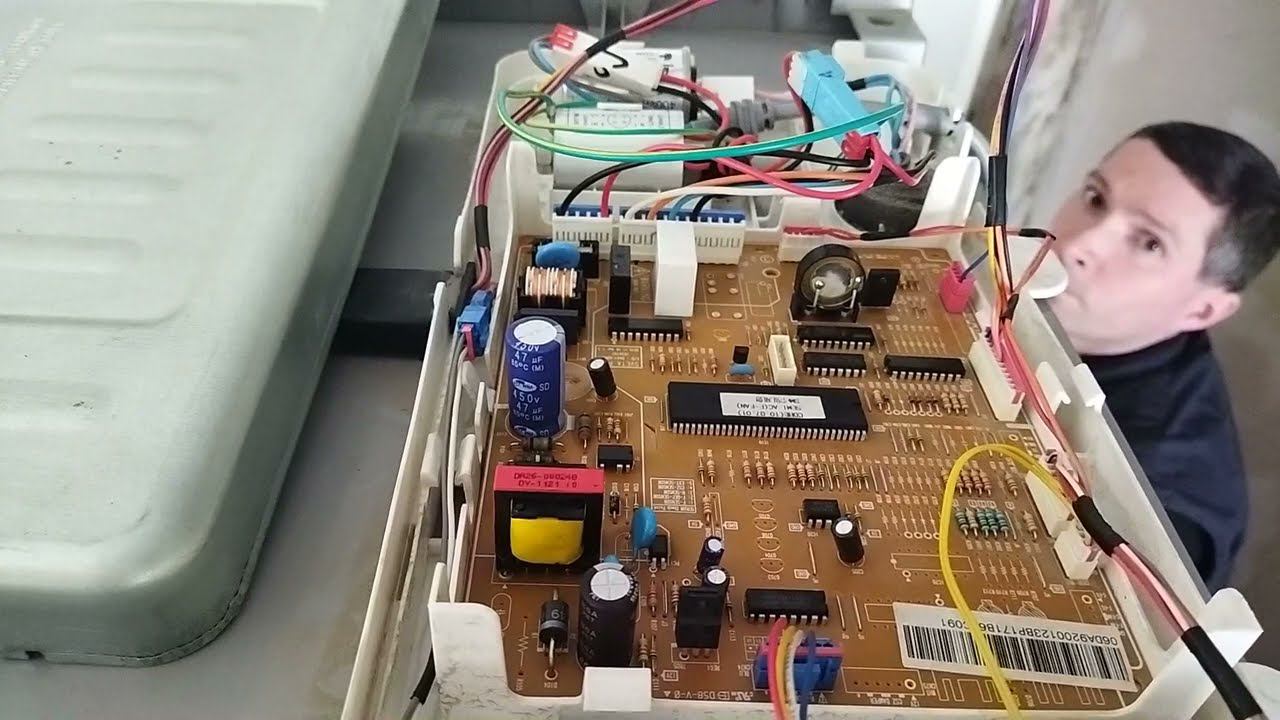 Хлопок в холодильнике самсунг. смотреть онлайн