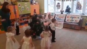 Танец малышей Ай, да, Ёлочка, попляши!