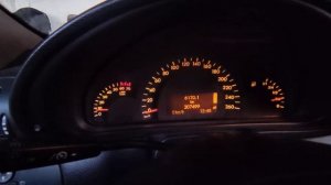 как отключить ближний свет фар во время запуска двигателя MERCEDES W203