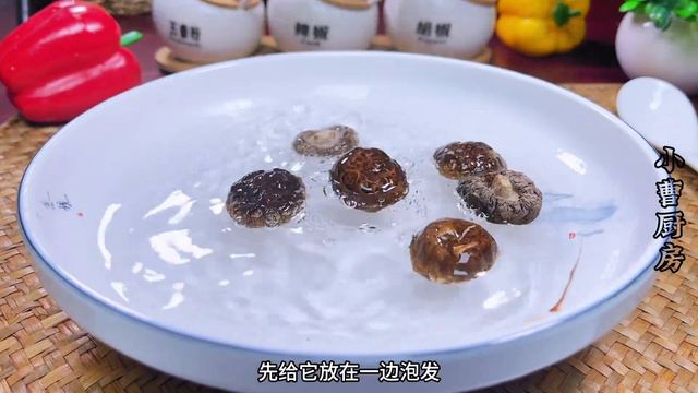 炖鸡汤，切记别直接炖，牢记“3放3不放”，汤鲜味美鸡肉不腥不柴