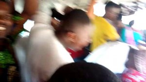 Angalia chura mpaka anavua nguo