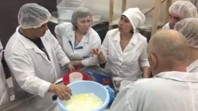 Делаем сыр Качотту с добавками.Курсы сыроделия в Москве 17 марта 2017 года.