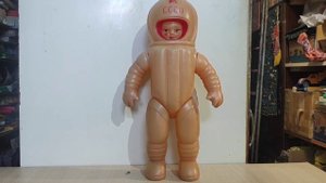 Космонавт игрушка 1961 года