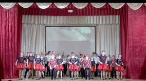 Школа №2 9 Б и 6А классы. Танец "Россия"