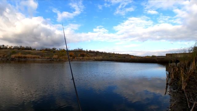 Вздовж берега серед скель тягаю ЩУКУ смотреть онлайн