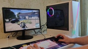 Белый мощный игровой пк