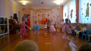 Танец желтых листочков старшая группа 21 октября