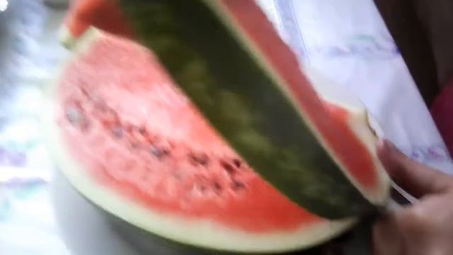 Вот как мы разрезаем арбуз смотреть онлайн