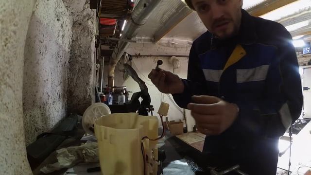 Сюрпризы после замены топливного фильтра Subaru Outback / Subaru スバル смотреть онлайн