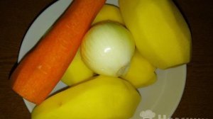 Картофельный суп на свиной косточке