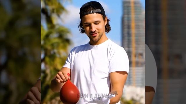 УДИВИТЕЛЬНЫЕ ЛАЙФХАКИ С ВОЗДУШНЫМИ ШАРАМИ ДЛЯ ВЕСЕЛОГО ЛЕТА || ПОЛЕЗНЫЕ ПОДЕЛКИ ИЗ ВОЗДУШНЫХ ШАРОВ смотреть онлайн