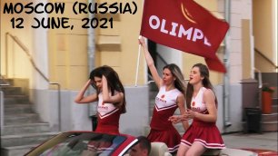Москва: красивые девушки в центре города (2021)