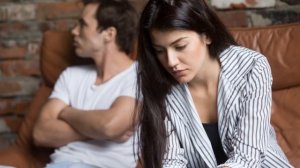 Знакомые отказались от доли в квартире, так родственники хотели их ещё на коммуналку развести