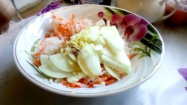 Лёгкий САЛАТ из редьки ПО-КОРЕЙСКИ / Рецепт ОСТРОГО салата из дайкона