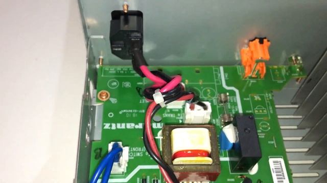 Marantz PM6006 UK Edition - A look Inside смотреть онлайн