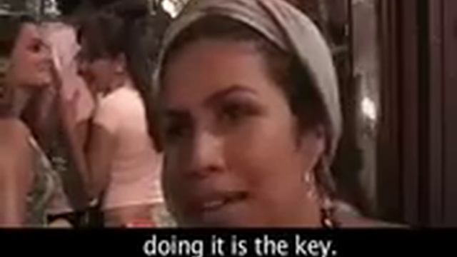 Samba Singer Thais Villela sings at Rio Scenarium смотреть онлайн