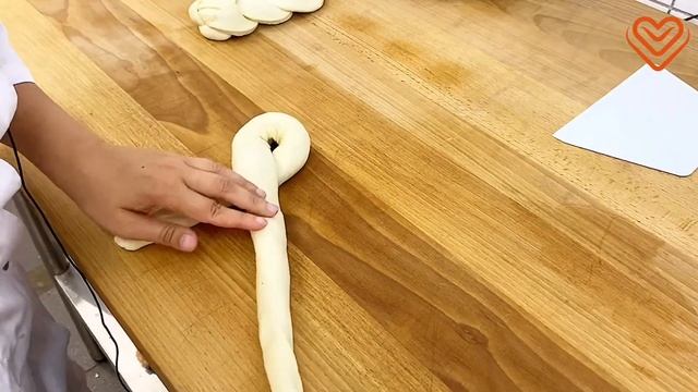 Печём плетенку с маком смотреть онлайн