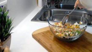 прозрачное тесто из крахмала. Китайская кухня. Mantı şeffaf