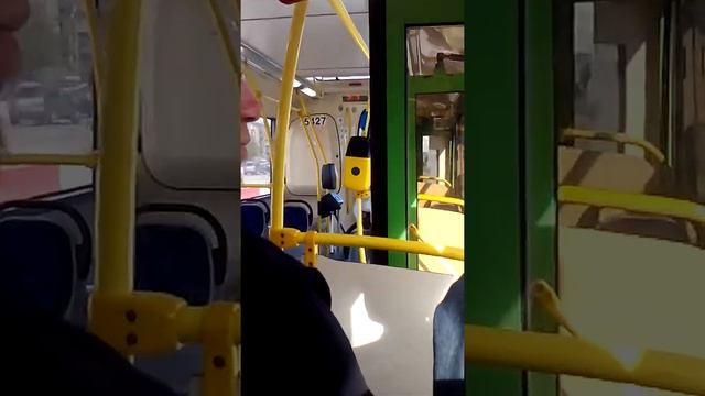 Бабка опаздывает на футбол м.Тушинская