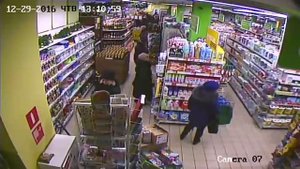 Женщина украла кошелёк в магазине