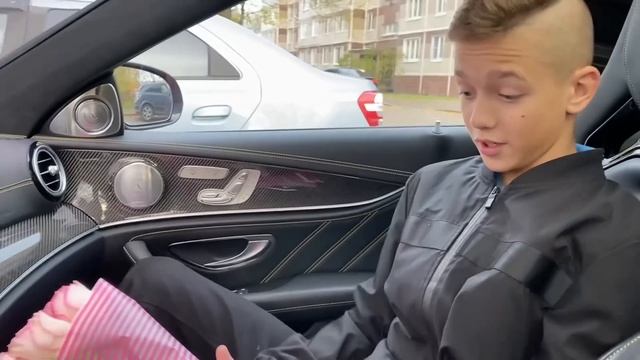 СПАЛИЛ МЛАДШУЮ СЕСТРУ с ЕЁ ПАРНЕМ ГОПНИКОМ ! смотреть онлайн