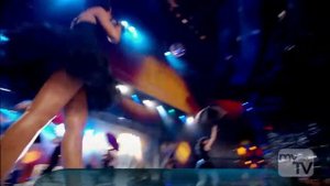 Rihanna - Umbrella (Live at The World Music Awards 2007)