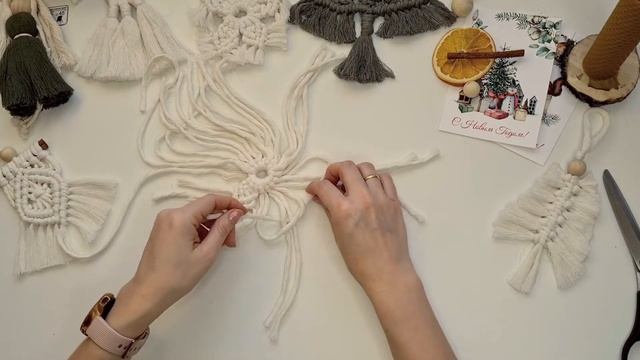 Снежинка звёздочка в технике макраме Мастер класс