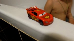 Eggs Surprise Toys Challenge Fishing in Bath Tub Disney Cars Toys Lighting McQueen Ugglys Pet Shop