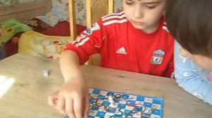 игра "змеи и лестницы"