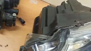 Как нельзя разбирать неразборную фару