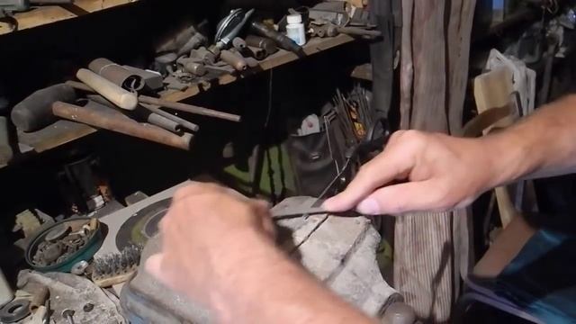 Простой способ заточить ножницы смотреть онлайн