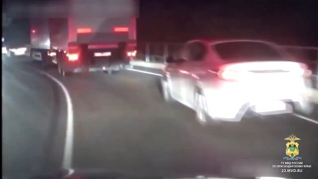Автоинспекторы экстренно доставили в больницу ребёнка, находившегося в бессознательном состоянии
