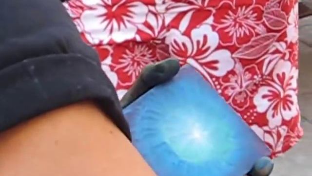 Художник рисует картинки на стекле за 30 сек.wmv смотреть онлайн