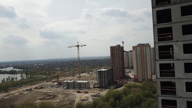 Вид на Эпицентр с дома Синевир - ЖМ Патриотика смотреть онлайн