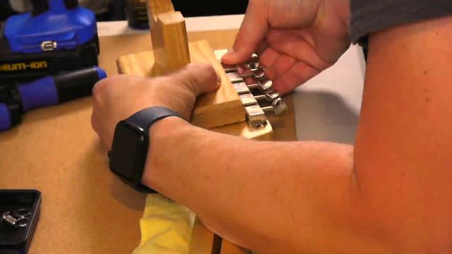 Fender debería haber fabricado esta Stratocaster de Tom DeLonge смотреть онлайн