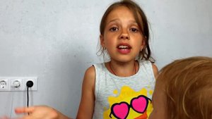 Почему папа на паузе? Девочки устроили арбуз слайм челлендж!