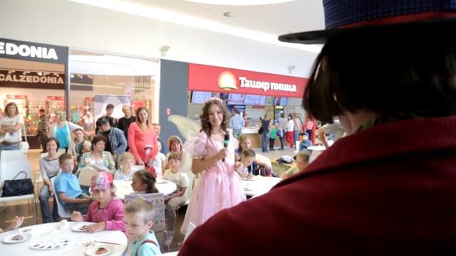 Знаменитый сказочный герой Вилли Вонка посетил Рязань во Всемирный День шоколада (новости) смотреть онлайн