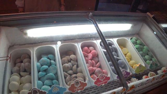 Шопинг влог H&M. Марк выбирает себе одежду. Нам попался офигенный ресторан! смотреть онлайн