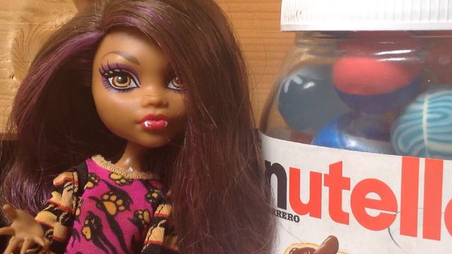 Распаковка киндера с Мэри (читать описание) смотреть онлайн