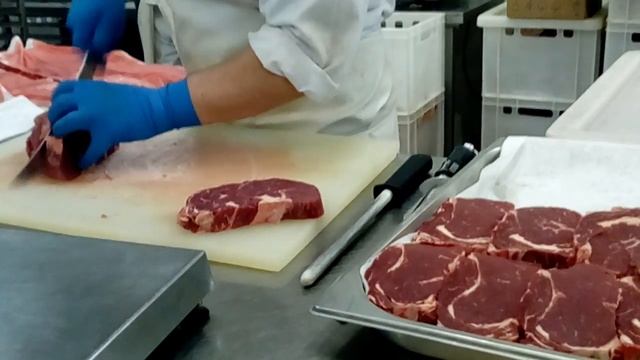 Рибай стейк режу. смотреть онлайн