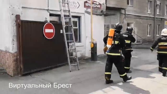 Сильный пожар в Бресте на ул. Куйбышева, 13 - бывшая трикотажка смотреть онлайн