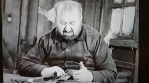 Поедание Ботинка. сцена. ЧАРЛИ ЧАПЛИН..