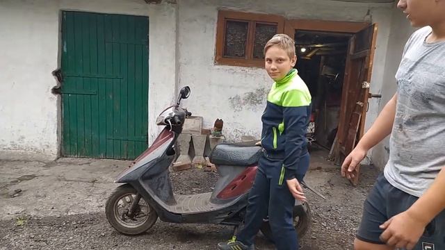 Обзор на бешенный скутер: Honda Dio 27 смотреть онлайн