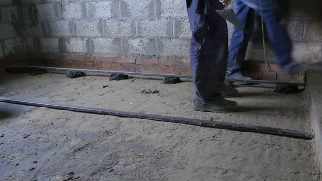 Полы по грунту своими руками. Установка маяков из проф трубы