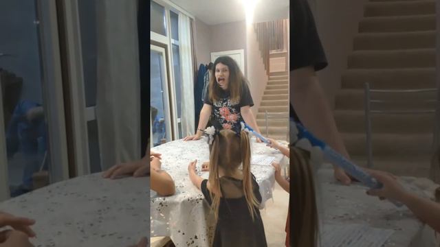 ахахаха 😹 это называется автор в гостях был смотреть онлайн